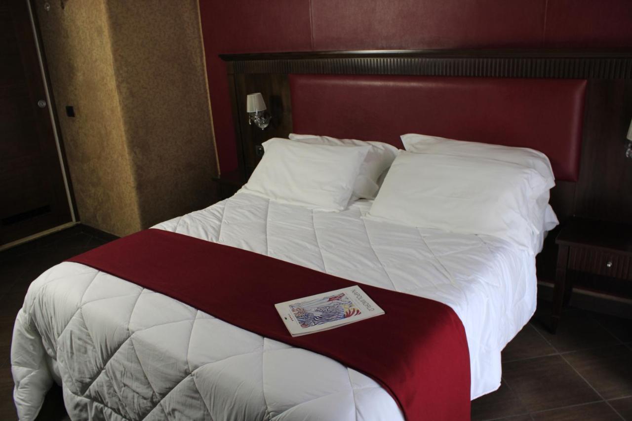 Guiren Dal 1959 Hotel Наполи Екстериор снимка