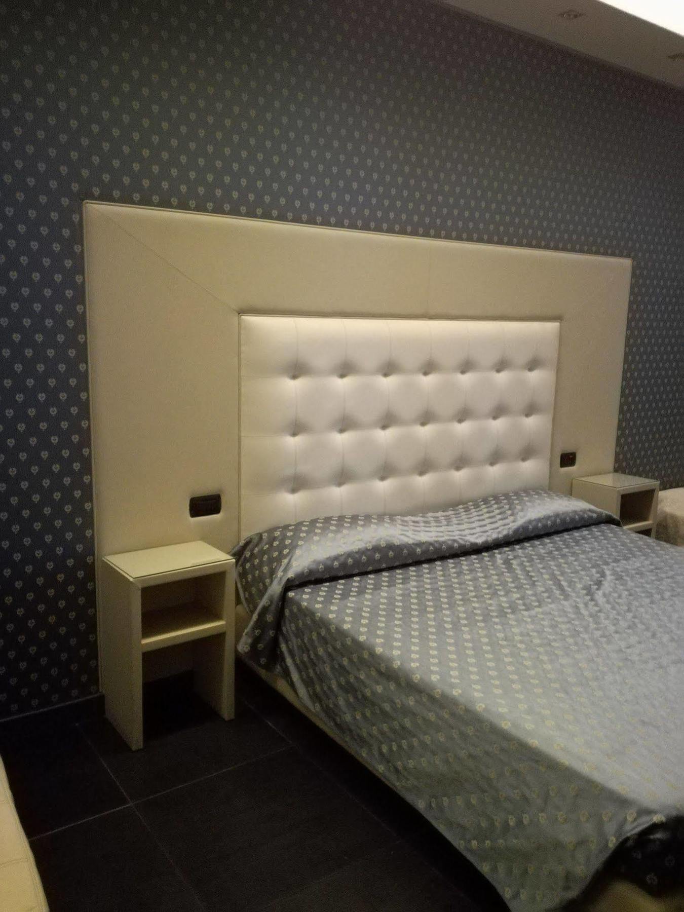 Guiren Dal 1959 Hotel Наполи Екстериор снимка
